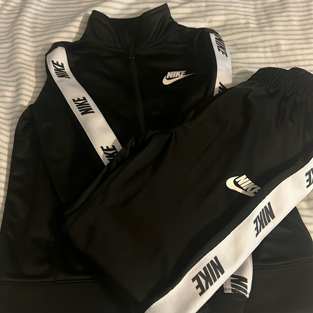 Nike boys track suit